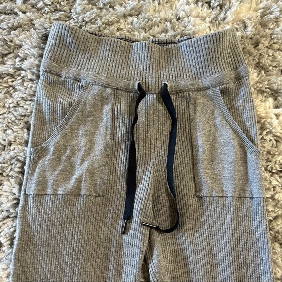 Lululemon Find Your Mantra Pant in Heathered Grey sz 6 - Picture 6 of 8